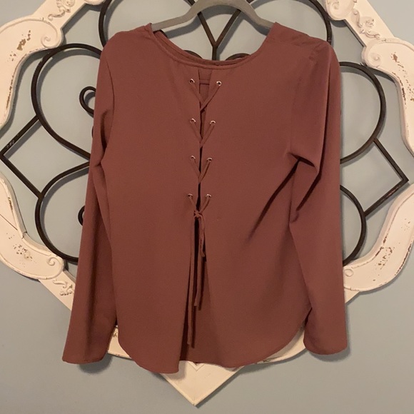 Top - Picture 2 of 2